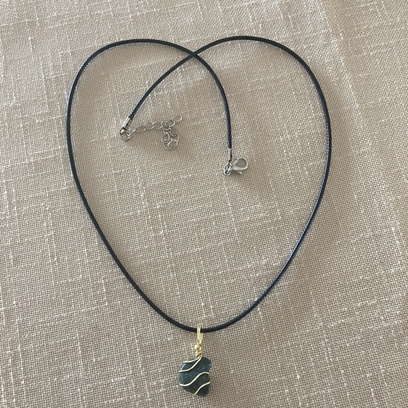 ARTISAN Natural Jade Wire Wrapped Pendant Necklace Handcrafted - Picture 5 of 6